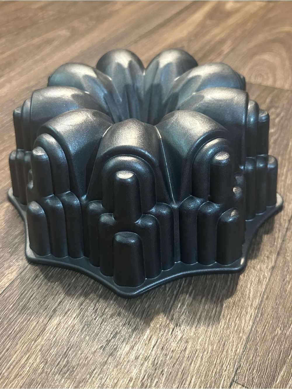 Martha Stewart Cast Aluminum Cathedral Bundt 10 Cup Bundt Pan Cast Non-Stick